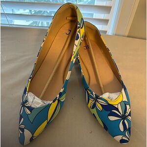 Women’s flats